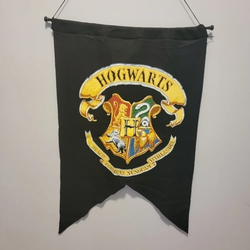 NWT 5 Harry Potter Hogwarts School Banner Flags Party Decor 20X30